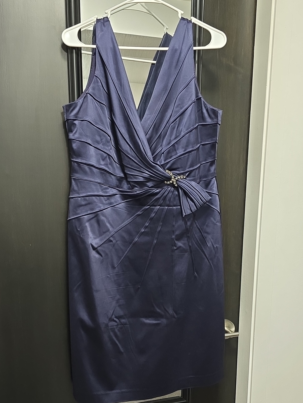Jones New York Purple Satin V-Neck Midi Dress with Rhinestone Accent - Picture 3 of 9